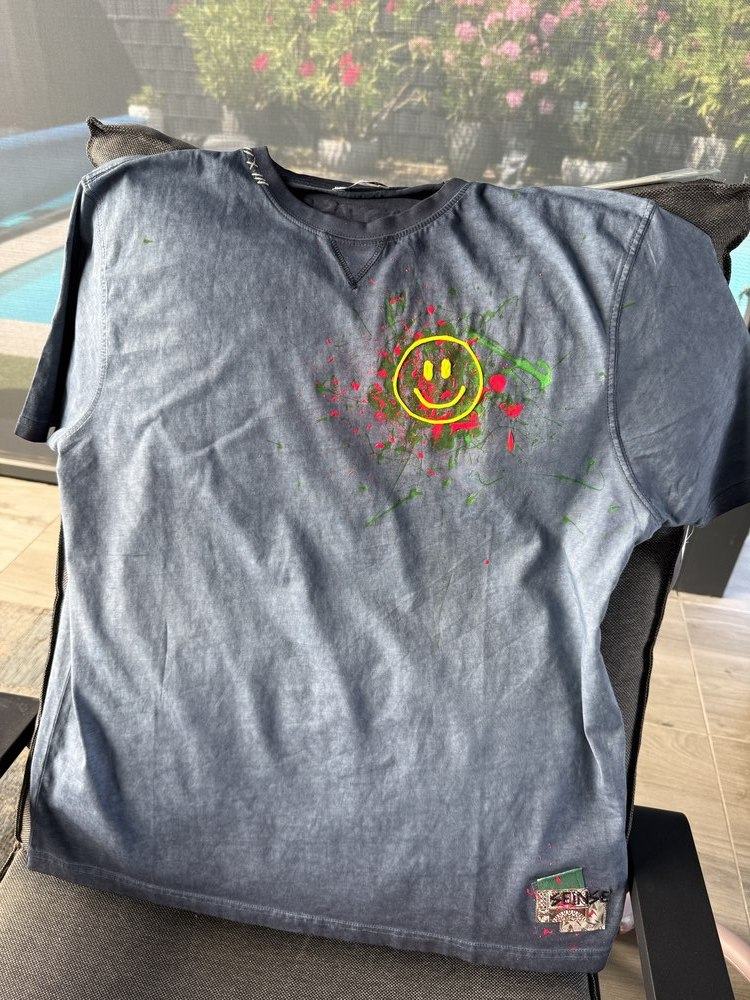 Smiley T-Shirt - hand-painted wearable art by MD25Arts, Marius Demeter